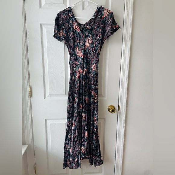 “Winter” Floral Dress - Picture 5 of 13